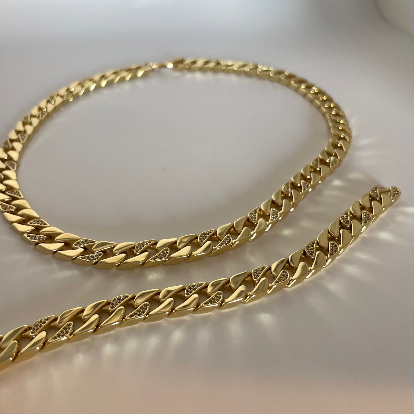 Pillow Talk Chain