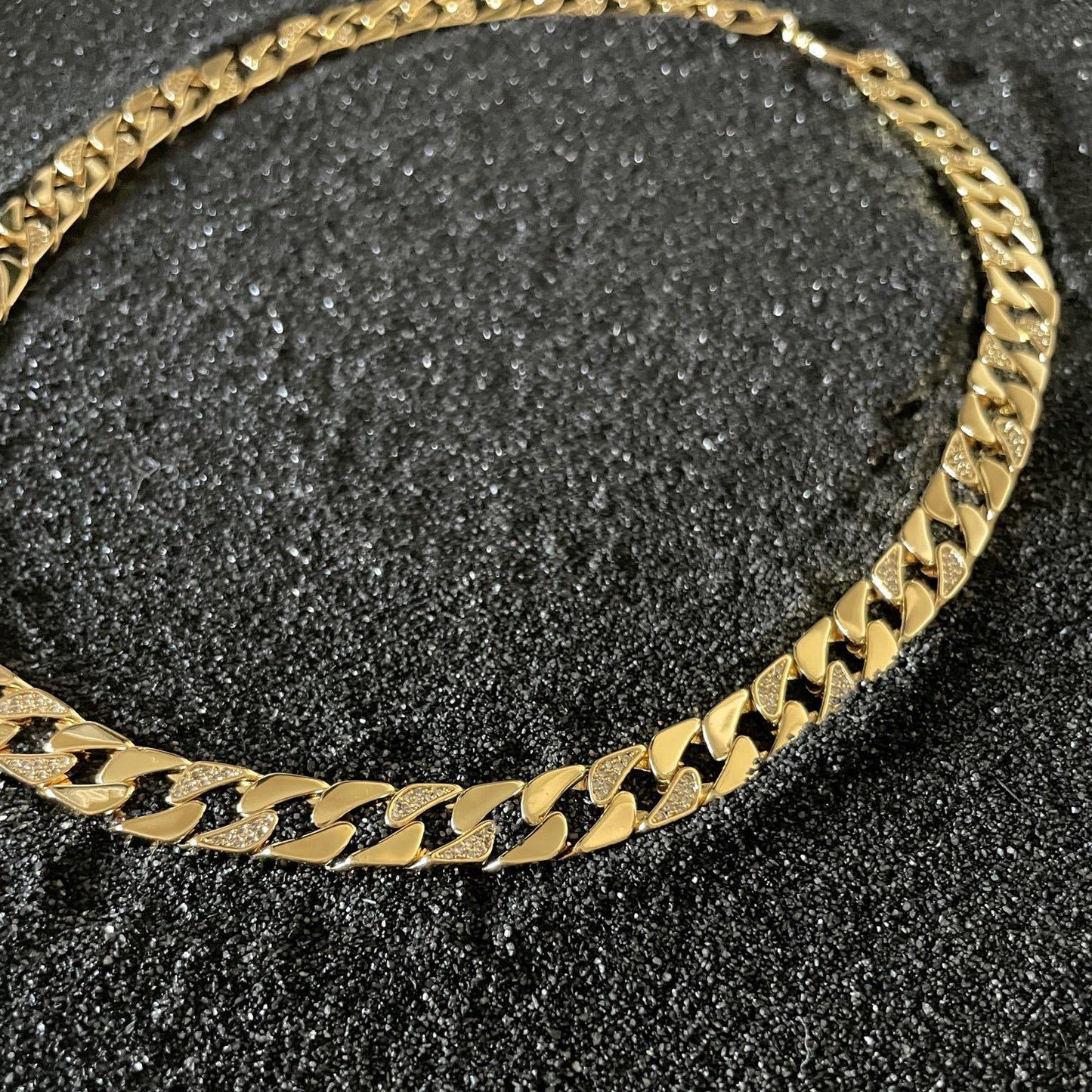 Pillow Talk Chain
