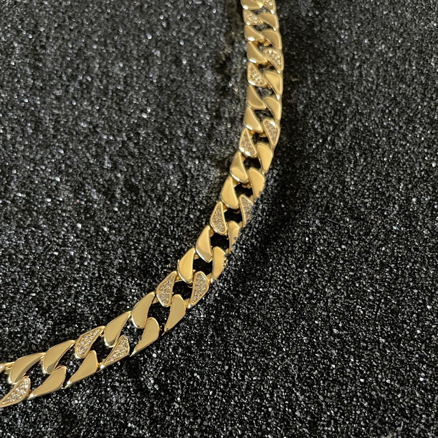 Pillow Talk Chain