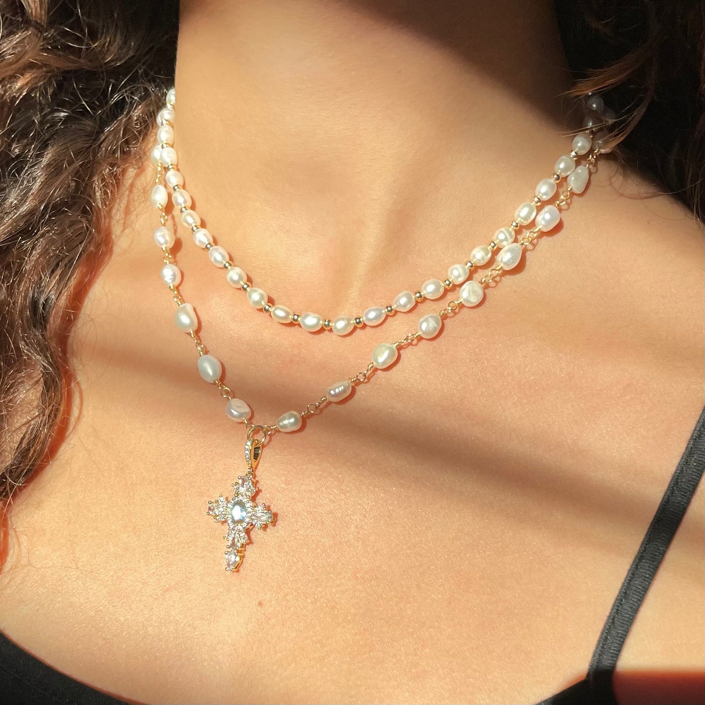 Good Vibrations Pearl and Gold Choker Necklace